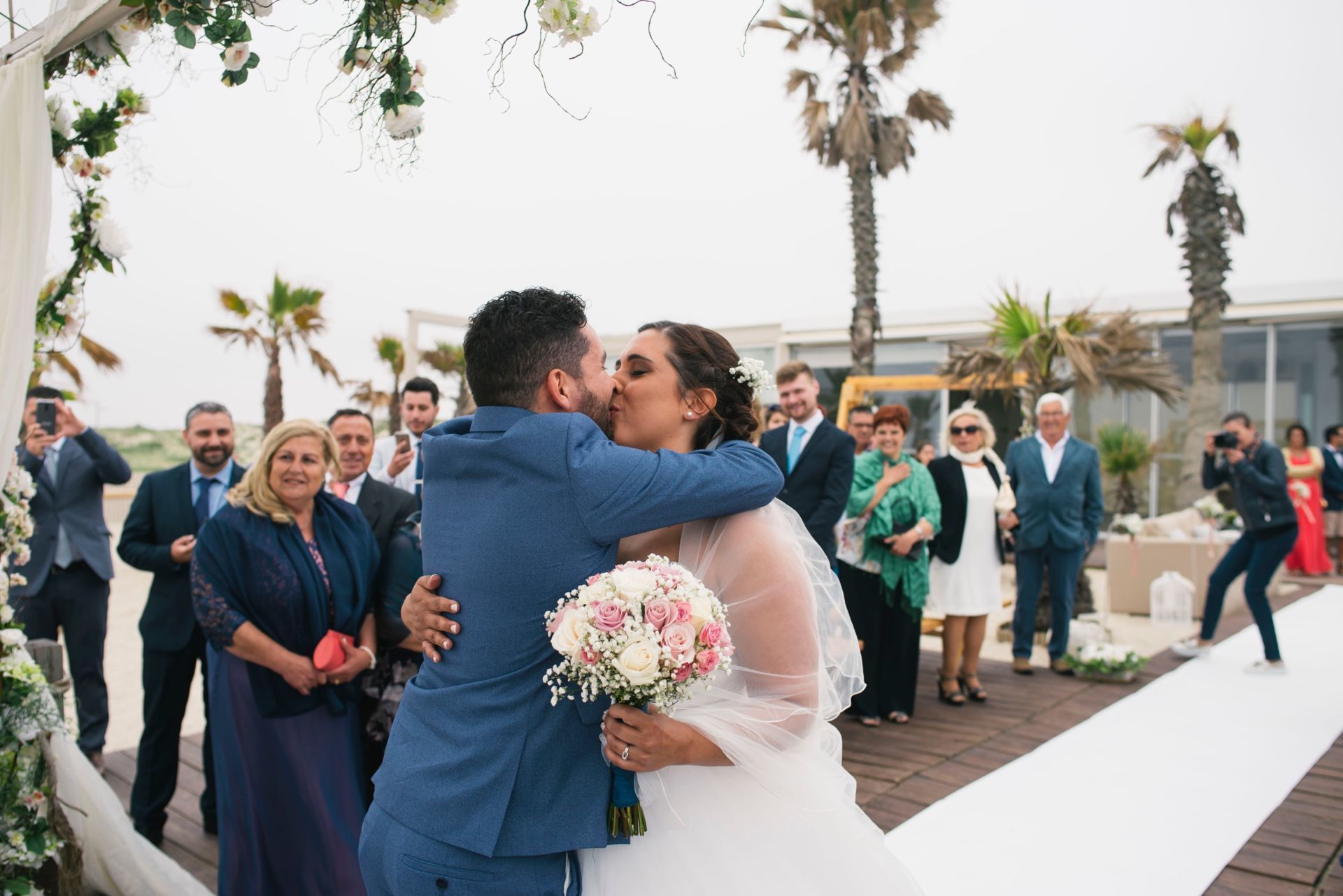 Foto Emocionante Casamento na Praia - Viviana e Tiago Foto Emocionante Casamento na Praia - Viviana e Tiago - Imagem 37