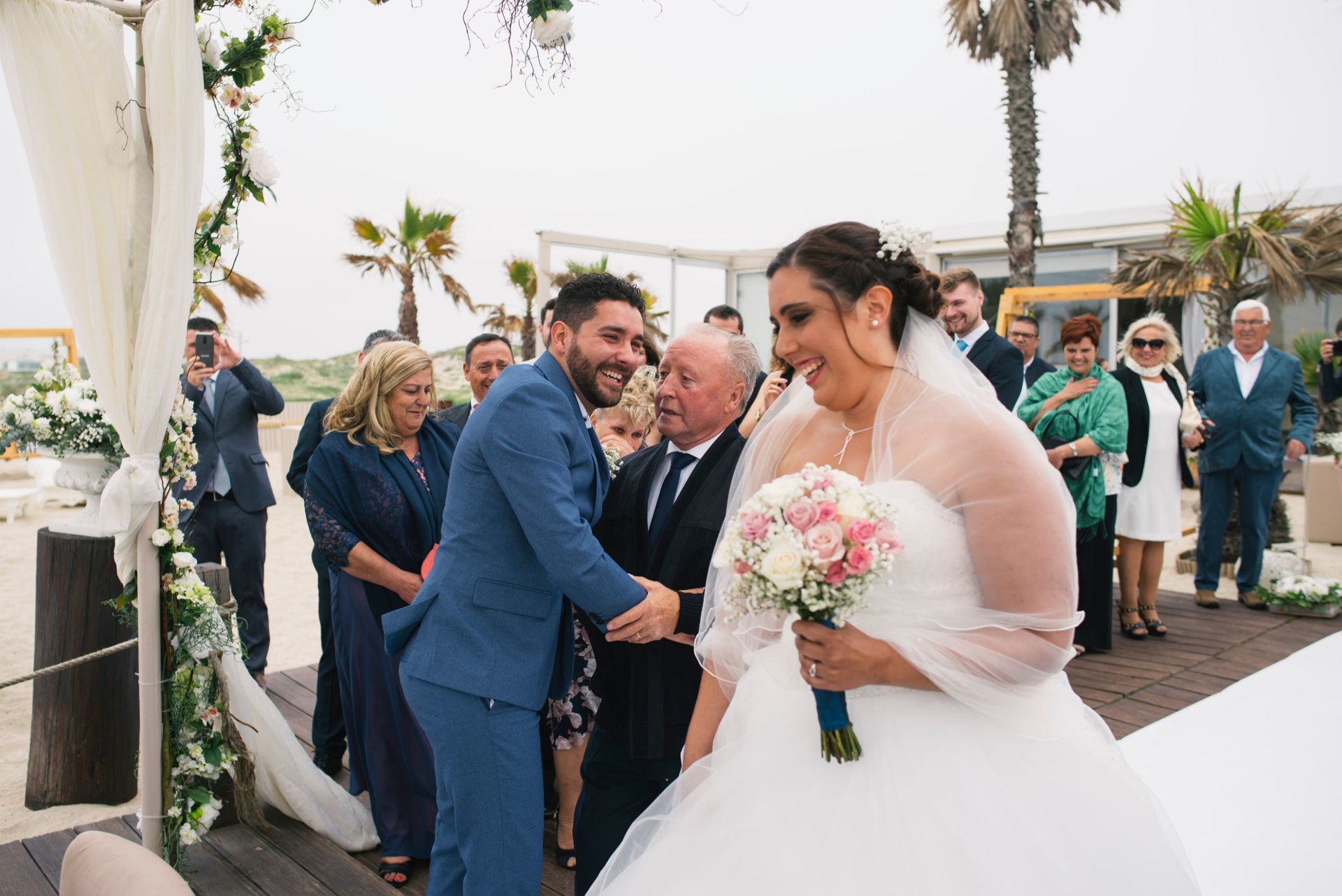 Foto Emocionante Casamento na Praia - Viviana e Tiago Foto Emocionante Casamento na Praia - Viviana e Tiago - Imagem 38