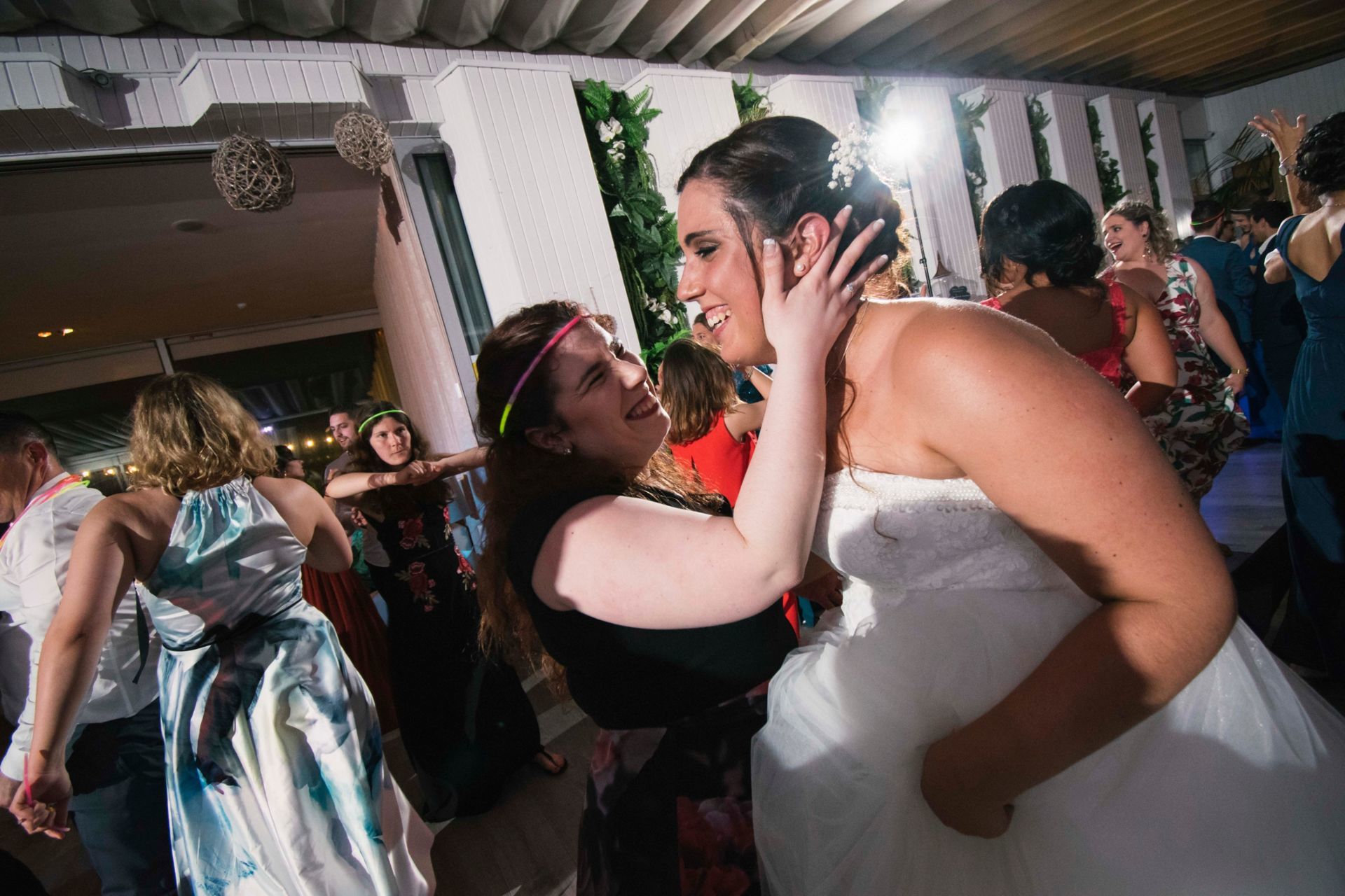 Foto Emocionante Casamento na Praia - Viviana e Tiago Foto Emocionante Casamento na Praia - Viviana e Tiago - Imagem 95