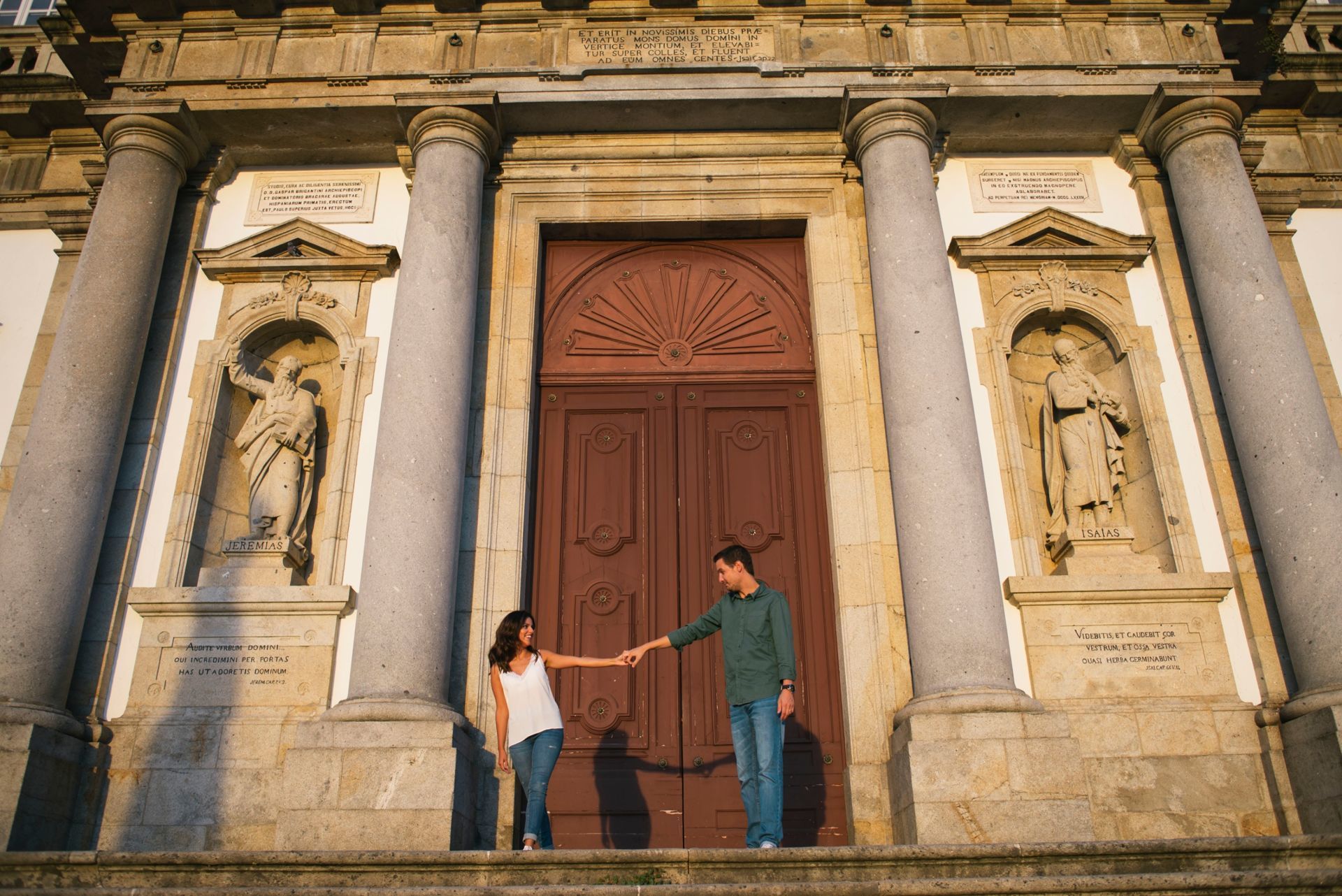 Foto Um pôr do sol incrível e um casal apaixonado - Bom Jesus do Monte Foto Um pôr do sol incrível e um casal apaixonado - Bom Jesus do Monte - Imagem 7