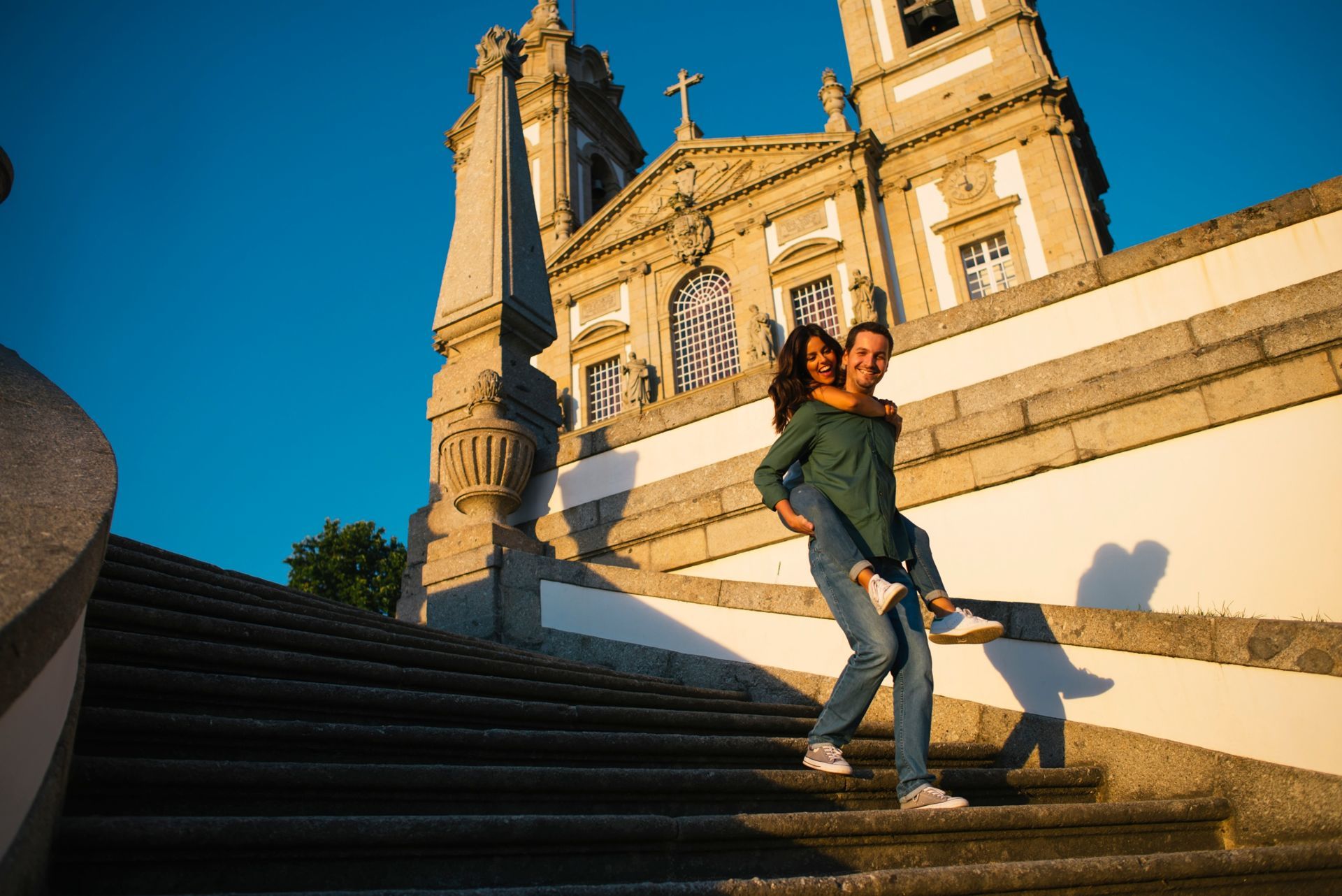 Foto Um pôr do sol incrível e um casal apaixonado - Bom Jesus do Monte Foto Um pôr do sol incrível e um casal apaixonado - Bom Jesus do Monte - Imagem 10