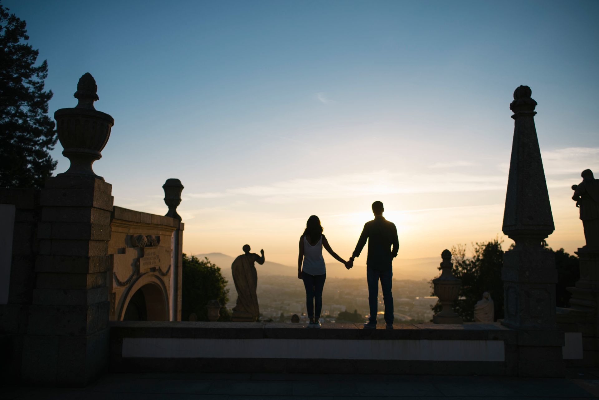 Foto Um pôr do sol incrível e um casal apaixonado - Bom Jesus do Monte Foto Um pôr do sol incrível e um casal apaixonado - Bom Jesus do Monte - Imagem 13
