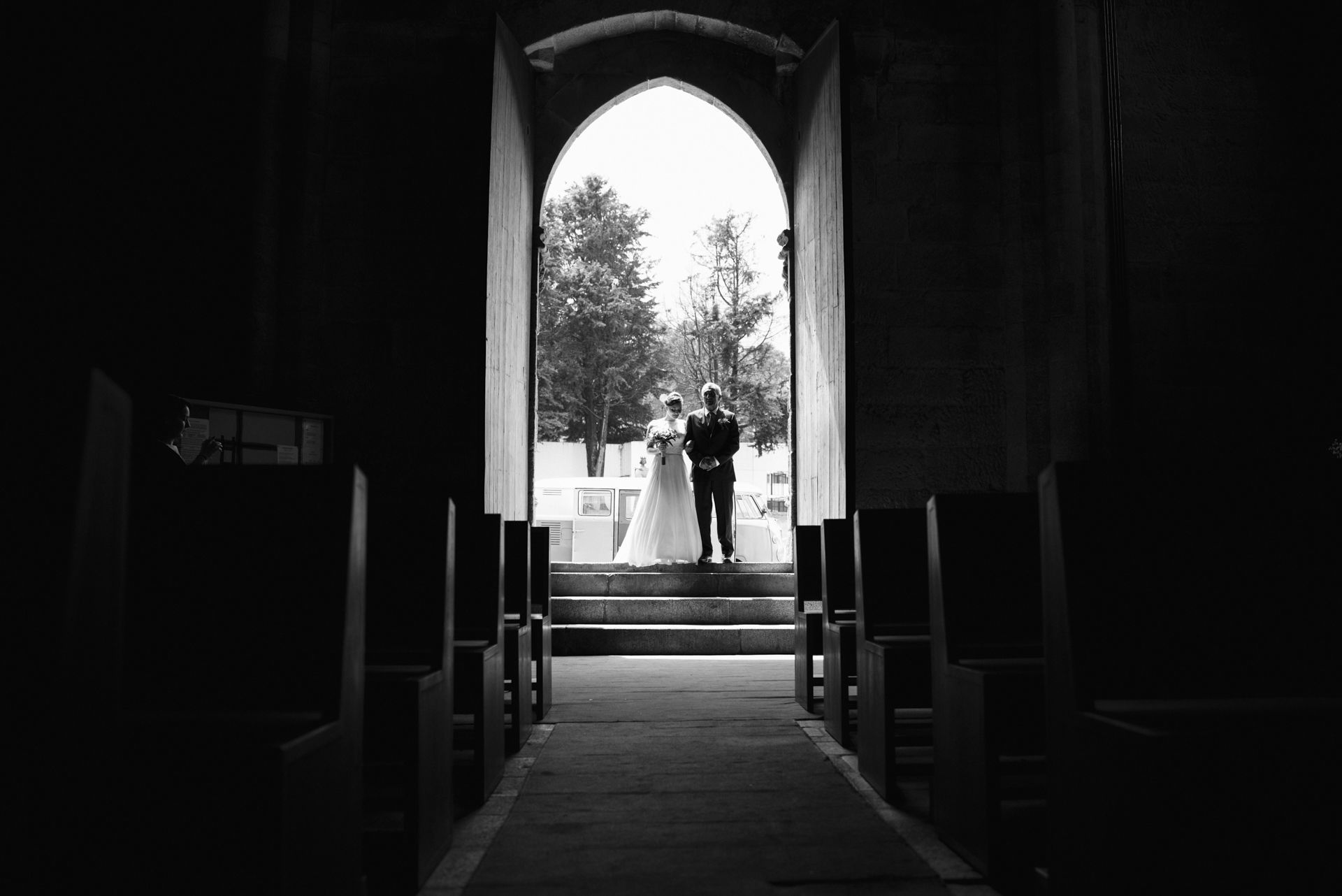 Foto Como fazer a entrada e a saída da igreja no dia do casamento? Foto Como fazer a entrada e a saída da igreja no dia do casamento? - Imagem 12