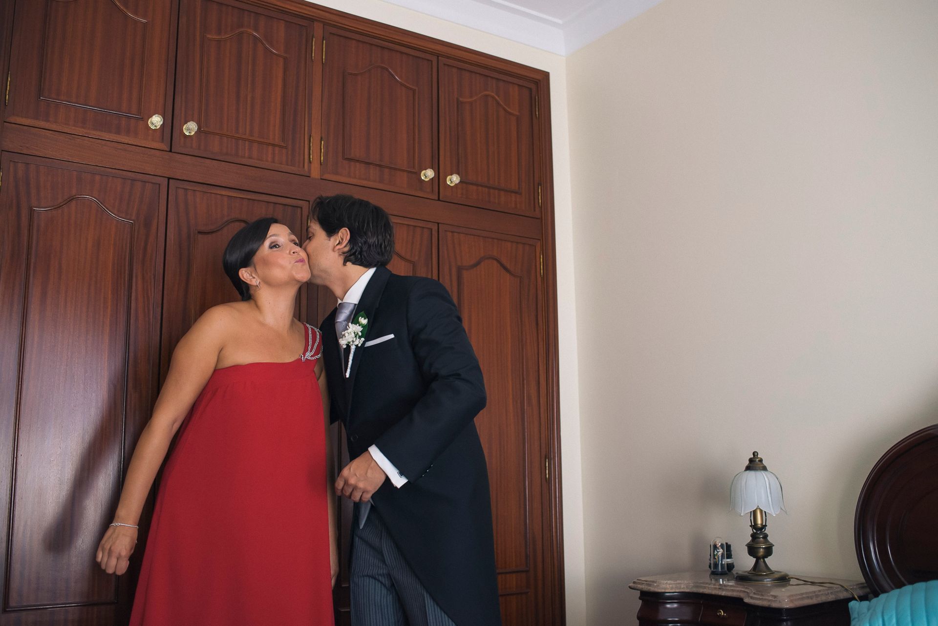 Foto Quem ajuda a vestir a noiva e o noivo no dia do casamento? Foto Quem ajuda a vestir a noiva e o noivo no dia do casamento? - Imagem 9