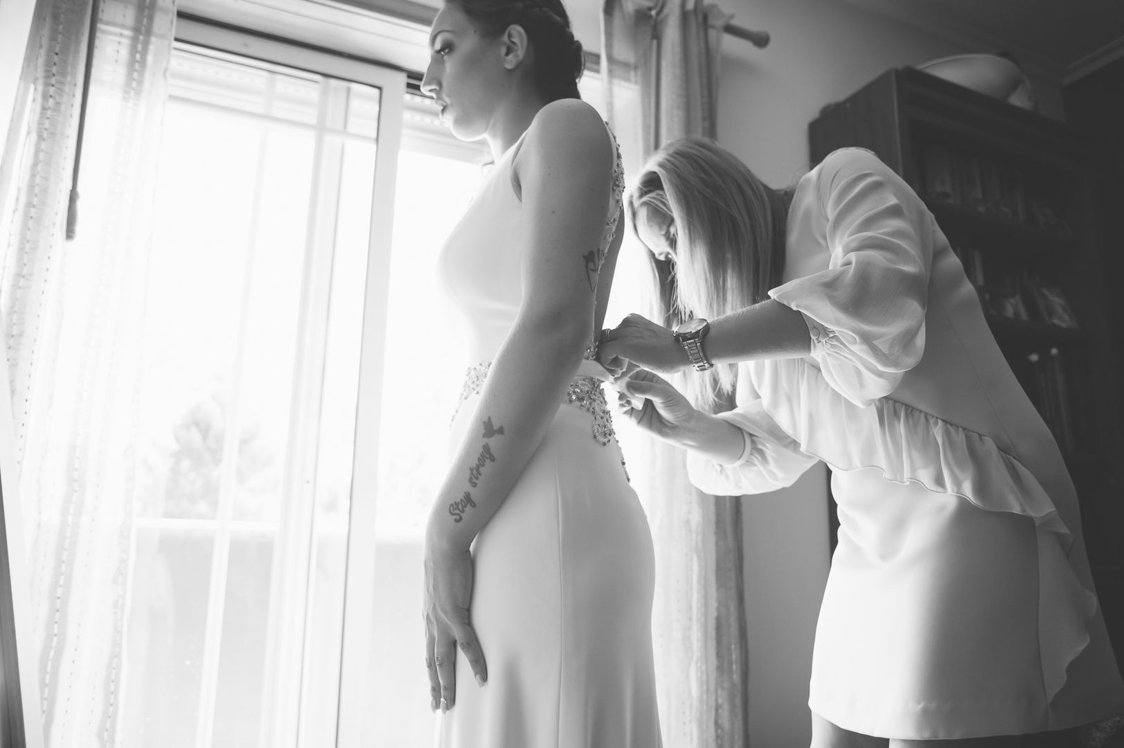 Foto Quem ajuda a vestir a noiva e o noivo no dia do casamento? Foto Quem ajuda a vestir a noiva e o noivo no dia do casamento? - Imagem 10