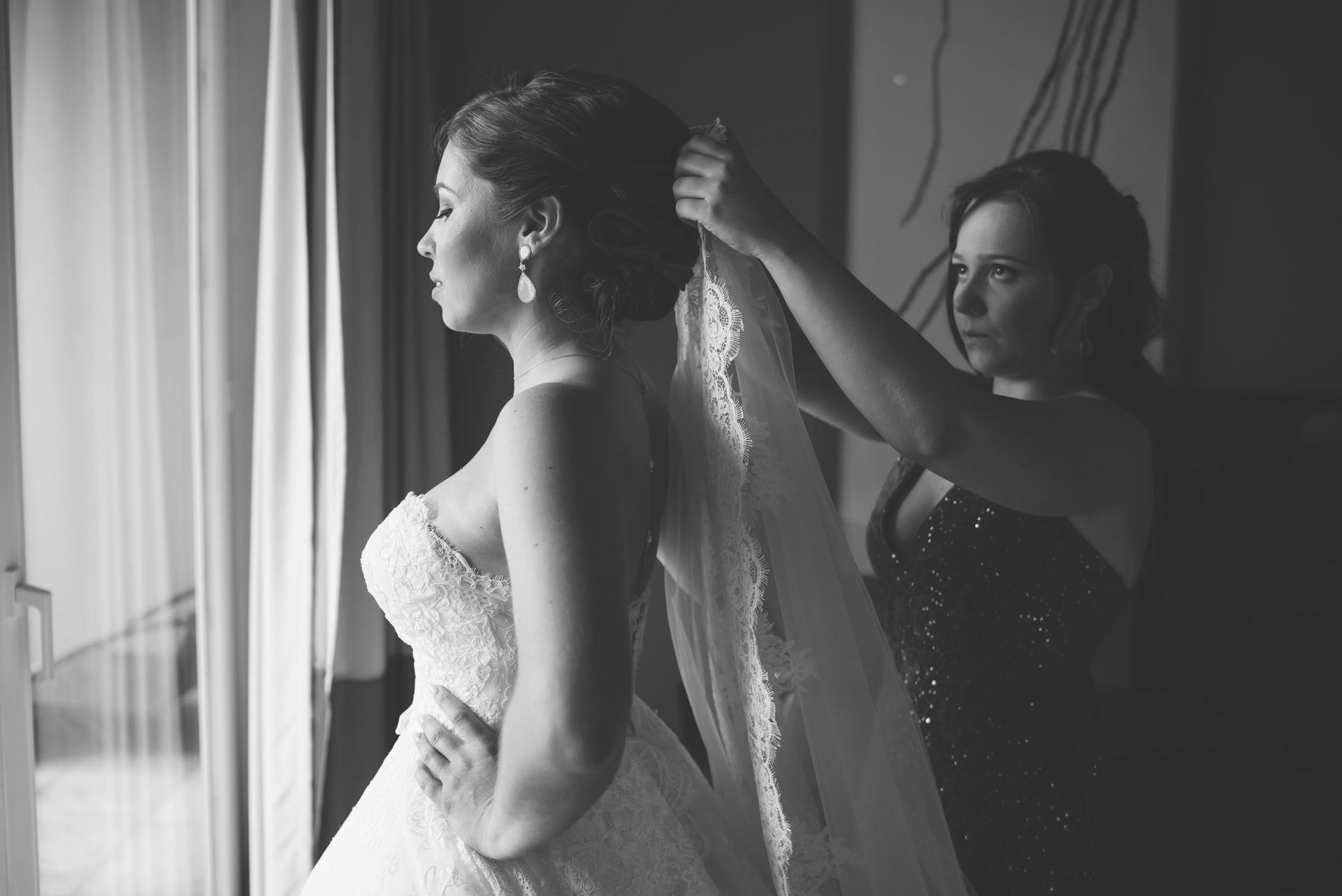 Foto Quem ajuda a vestir a noiva e o noivo no dia do casamento? Foto Quem ajuda a vestir a noiva e o noivo no dia do casamento? - Imagem 14