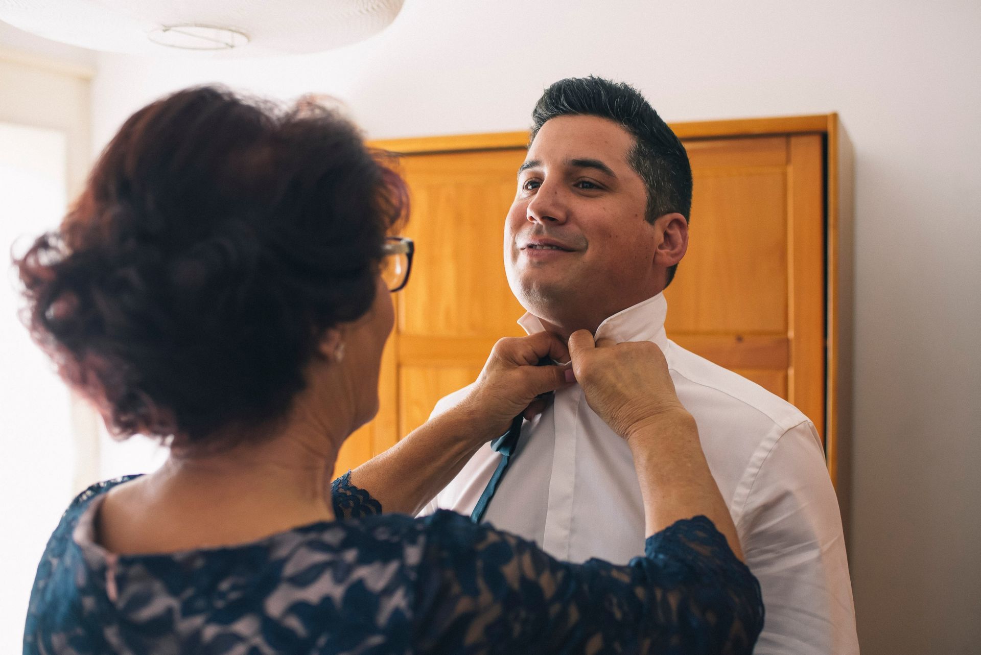 Foto Quem ajuda a vestir a noiva e o noivo no dia do casamento? Foto Quem ajuda a vestir a noiva e o noivo no dia do casamento? - Imagem 15