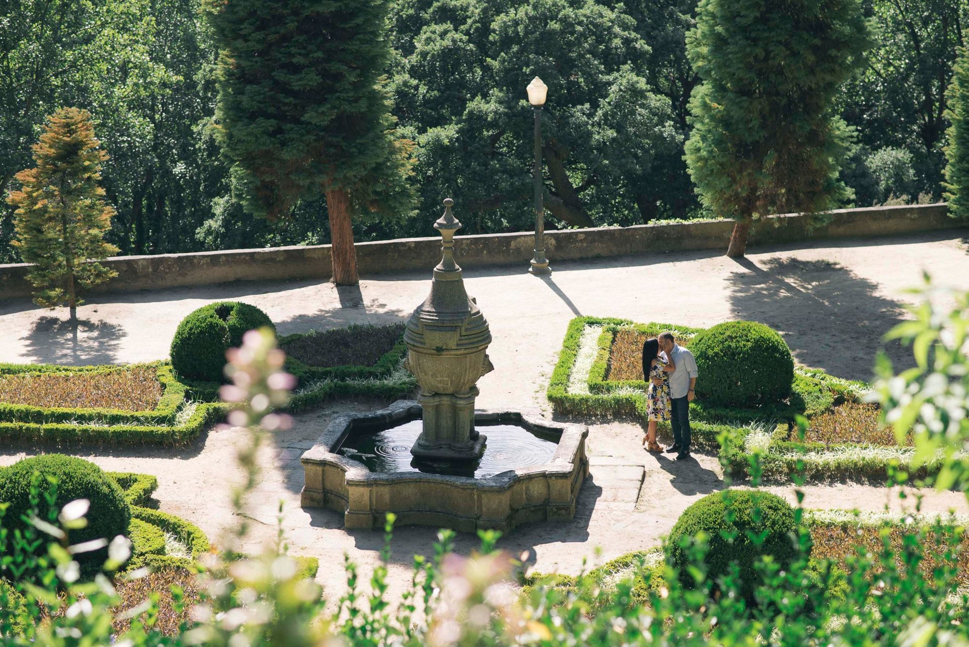 Foto Um casal apaixonado e uma companhia muito especial - Jardins do Palácio de Cristal Foto Um casal apaixonado e uma companhia muito especial - Jardins do Palácio de Cristal - Imagem 5