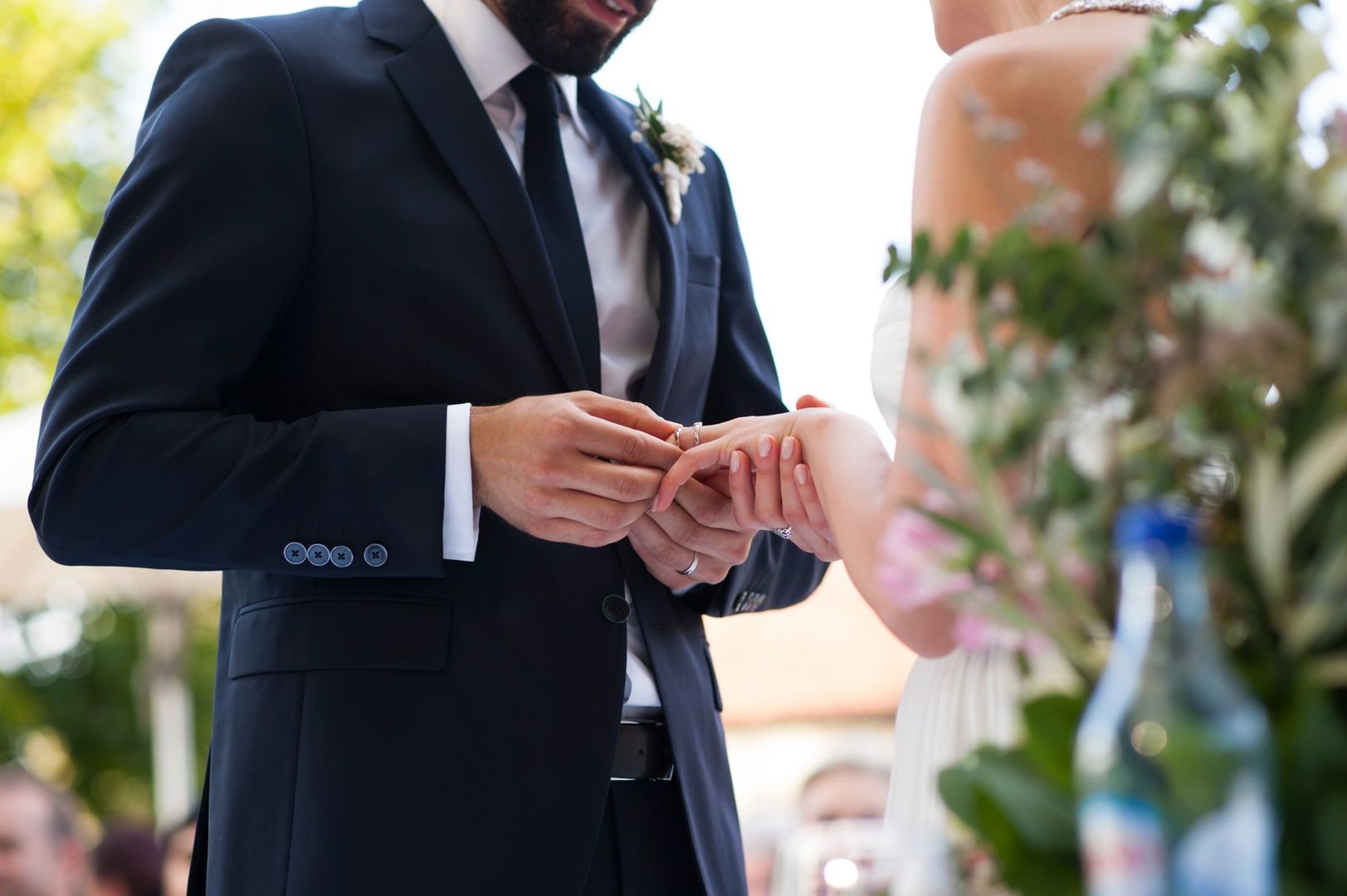 Foto O que simboliza a aliança no casamento? Foto O que simboliza a aliança no casamento? - Imagem 15