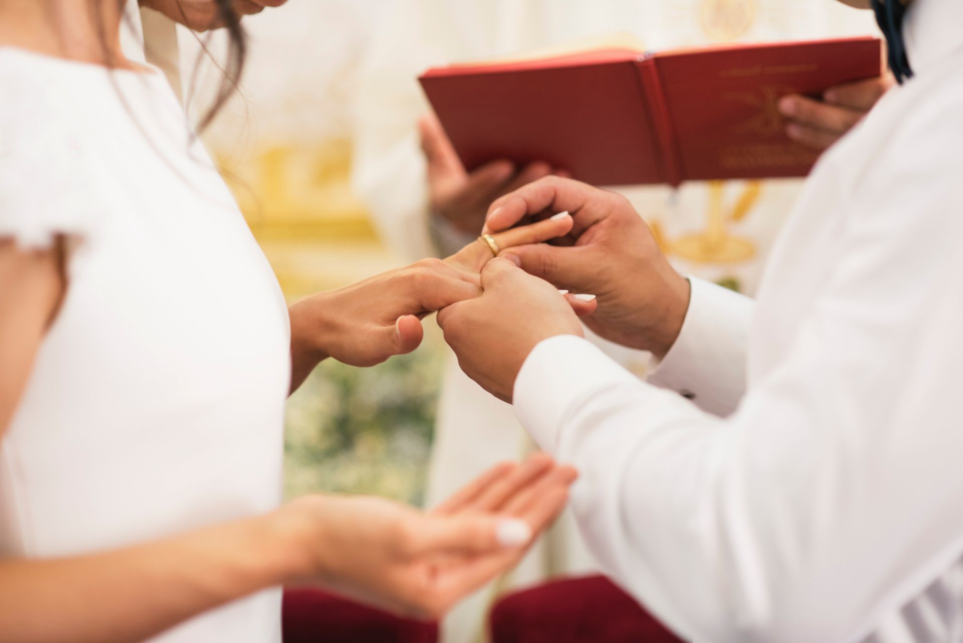 Foto O que simboliza a aliança no casamento? Foto O que simboliza a aliança no casamento? - Imagem 20