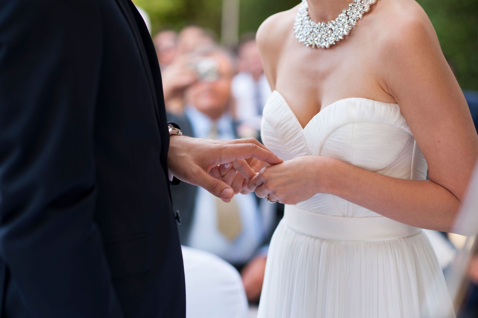 Foto O que simboliza a aliança no casamento? Foto O que simboliza a aliança no casamento? - Imagem 24
