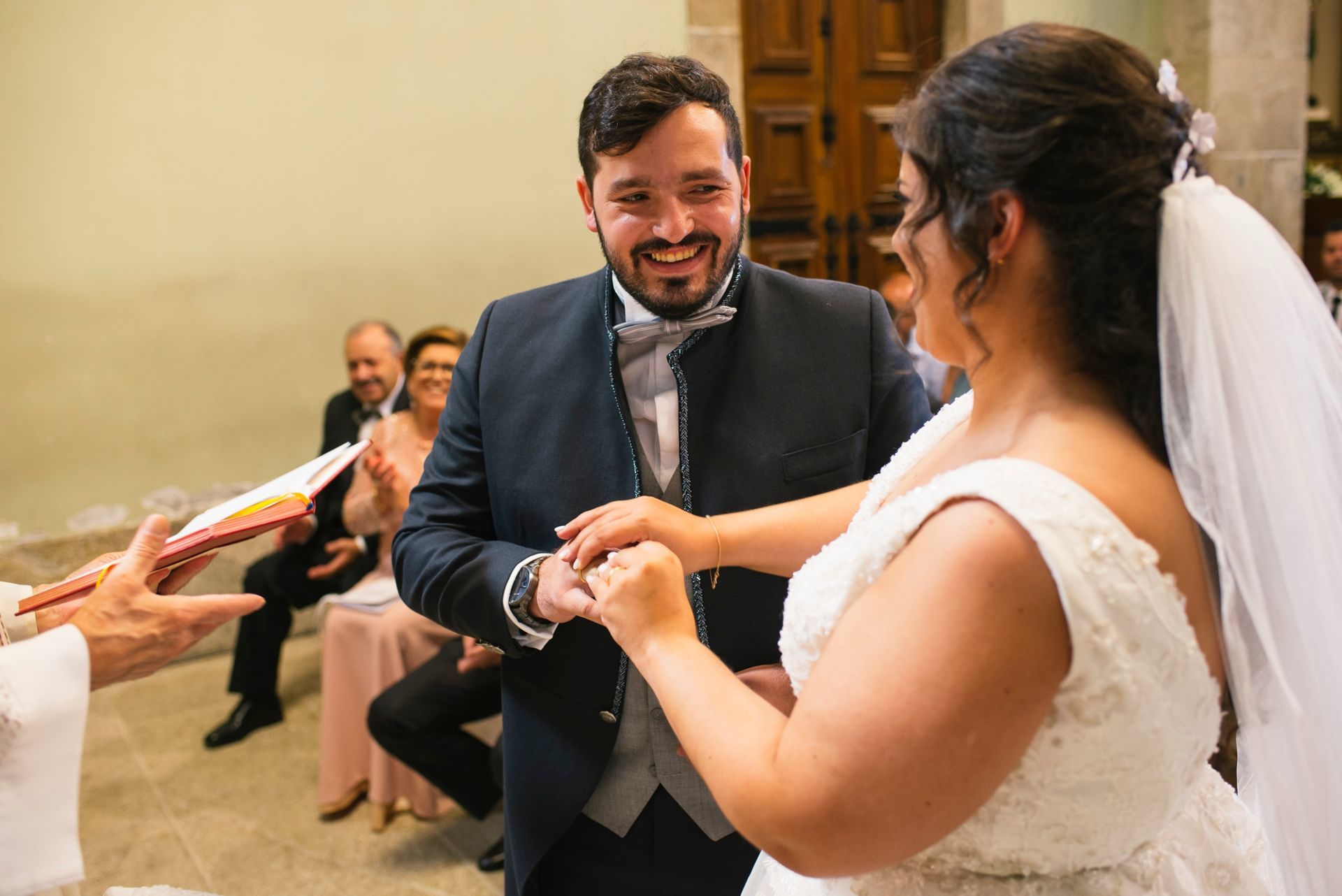 Foto Alegria e diversão em emotivo casamento em Alfena - Daniela e André Foto Alegria e diversão em emotivo casamento em Alfena - Daniela e André - Imagem 51