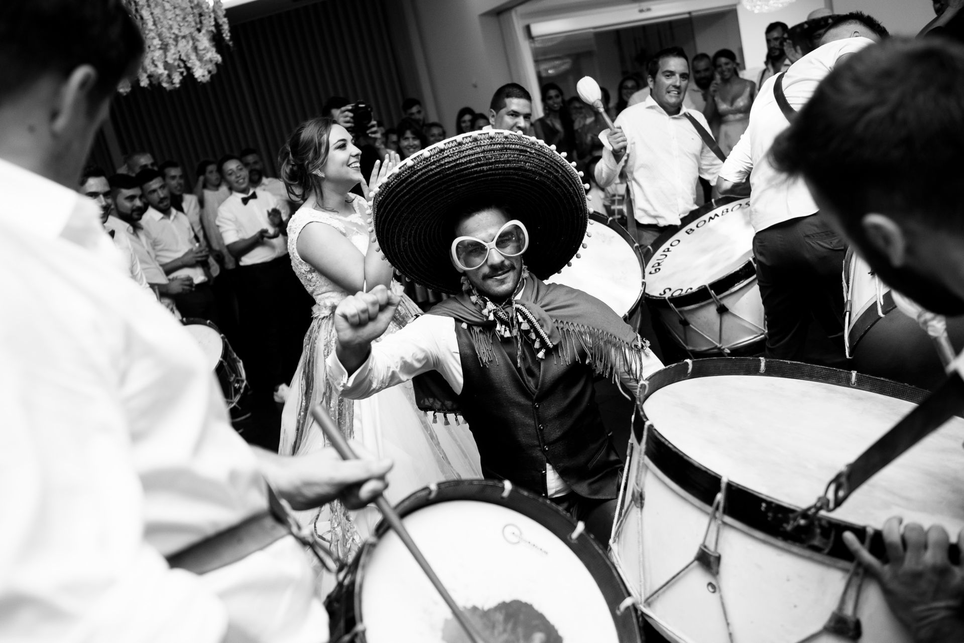 Foto Bombos e uma festa épica num grandioso casamento em Monte Córdova - Carla e Bruno Foto Bombos e uma festa épica num grandioso casamento em Monte Córdova - Carla e Bruno - Imagem 117